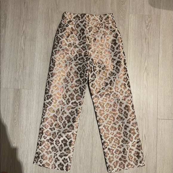Camila Coelho - Simone Pant in Gold Leopard - Picture 3 of 5